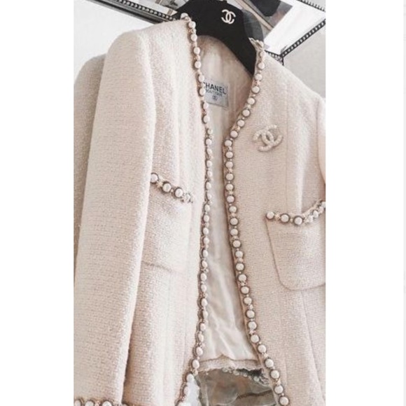 CHANEL ICONIC Ivory Pearl Trim Tweed Lesage Jacket - Picture 8 of 8